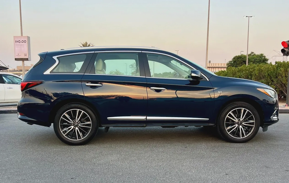 Stunning Infiniti QX60 Premium 2019 | GCC Specs | Well Maintained-3-3