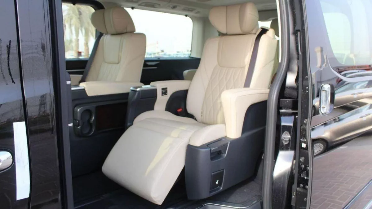 Toyota Granvia PREMIUM TOYOTA GRANVIA 2.8L WAGON 6 SEATS AT WG3-10-0