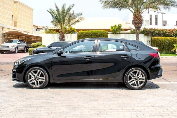 For sale Kia Cerato IV, 1.6 l, 2021 in Dubai