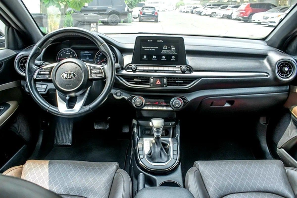 For sale Kia Cerato IV, 1.6 l, 2021 in Dubai