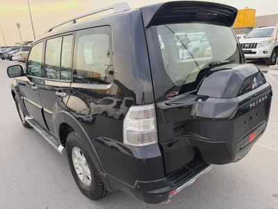 Mitsubshi pajero 2008 look 2020 balck color GCC-6