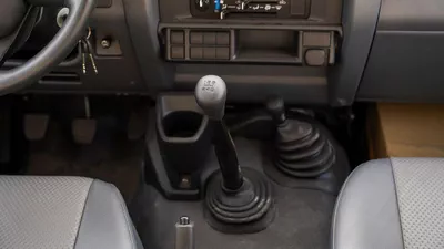 Toyota Land Cruiser Pick Up-6