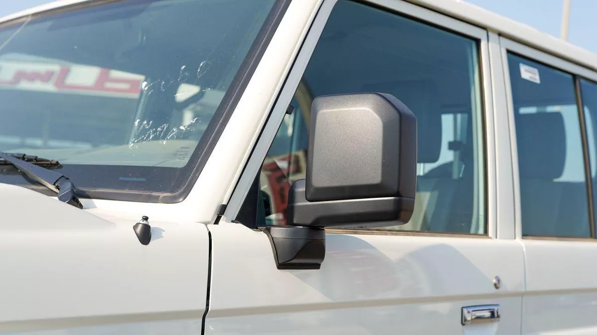 Toyota Land Cruiser Pick Up-12-0