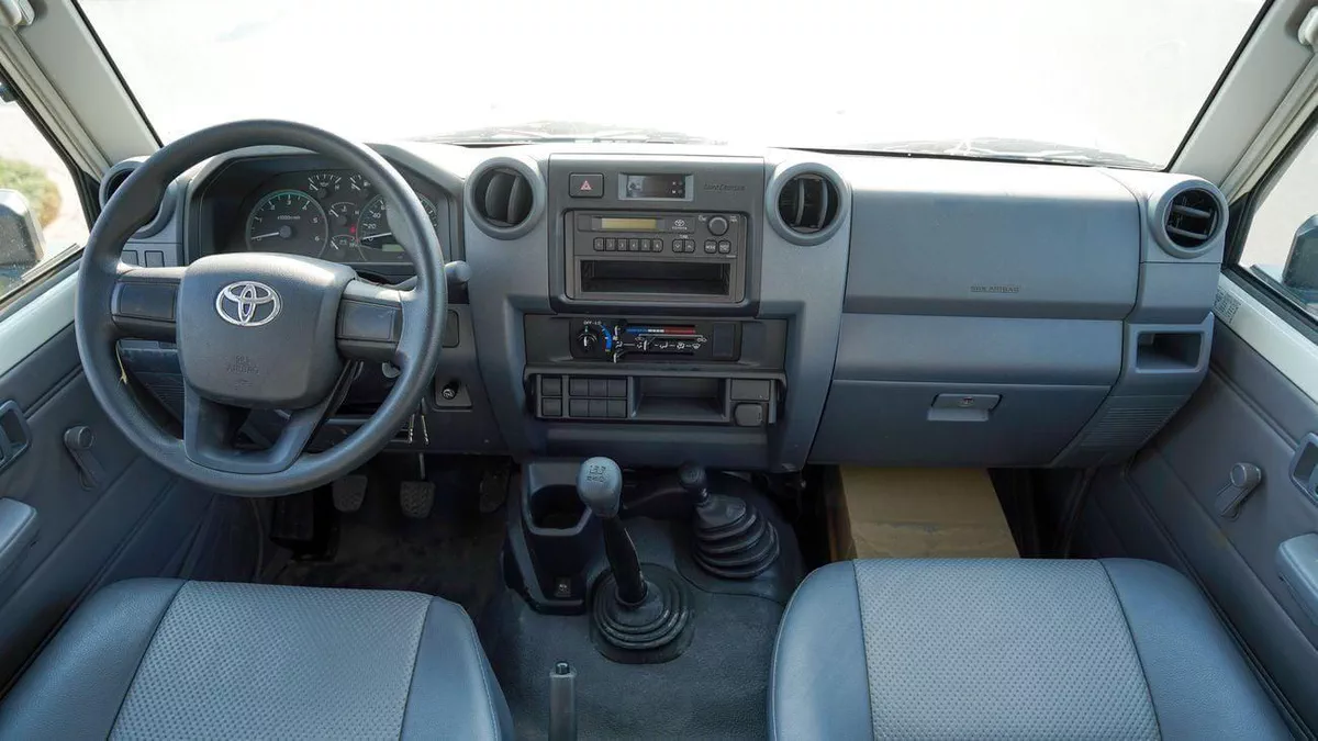 Toyota Land Cruiser Pick Up-7-0