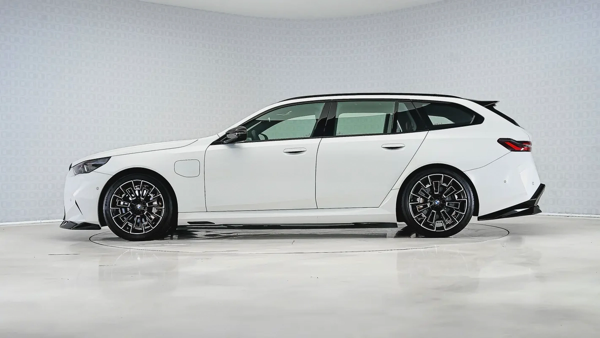 UAEs Very Best Example | AED 7,812 PM | M5 Touring Maxton Design-9-9