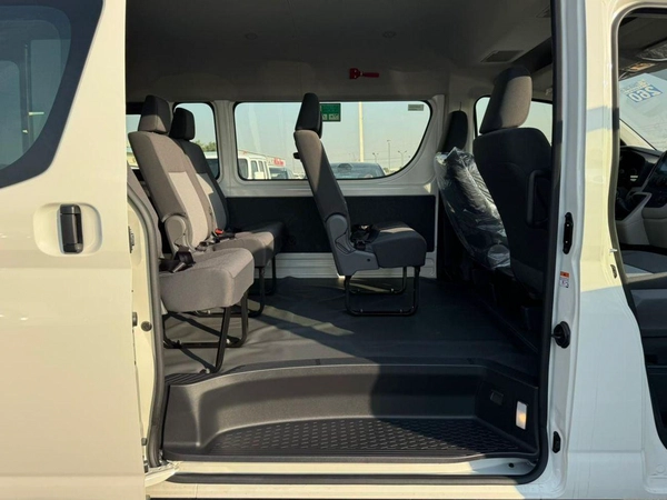 Toyota Hiace 2.8L Diesel MT 2026