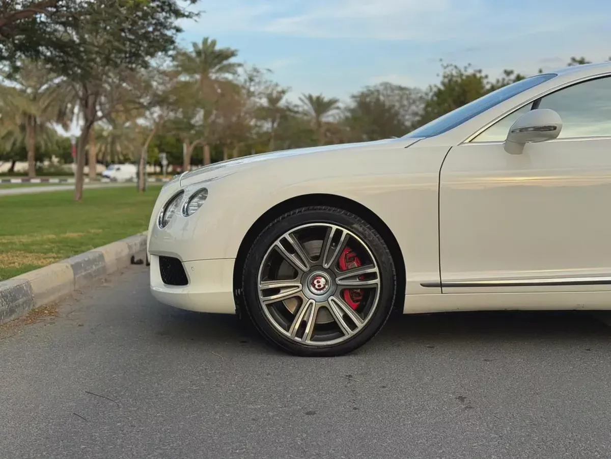 BENTLEY GT CONTINANTAL MODLE 2013 GCC SPACE-8-8