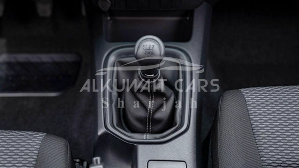 Toyota Hilux TOYOTA HILUX DC 2.4L Diesel MT 4X4 P.WINDOW 2025