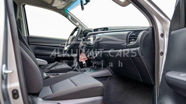 Toyota Hilux TOYOTA HILUX DC 2.4L Diesel MT 4X4 P.WINDOW 2025