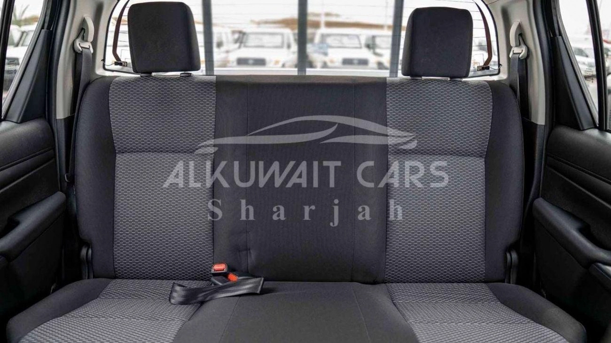 Toyota Hilux TOYOTA HILUX DC 2.4L Diesel MT 4X4 P.WINDOW 2025-16-0