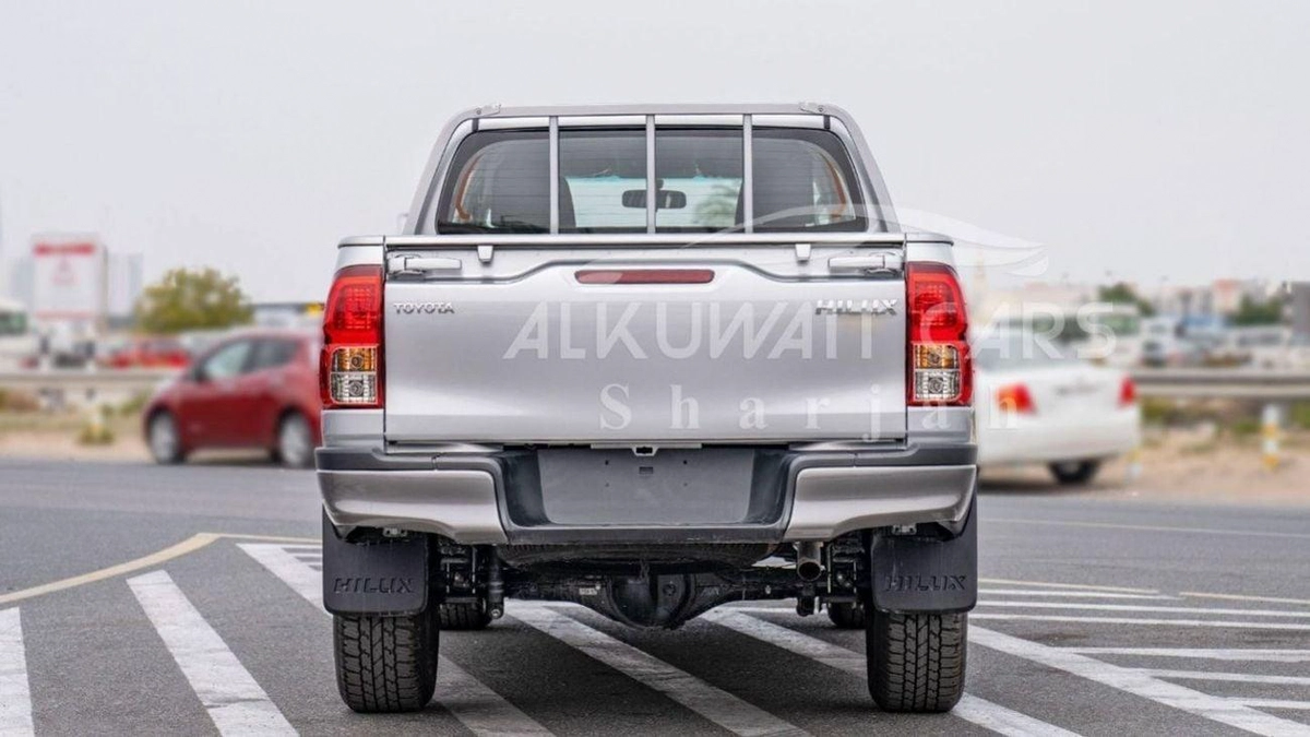 Toyota Hilux TOYOTA HILUX DC 2.4L Diesel MT 4X4 P.WINDOW 2025-4-0