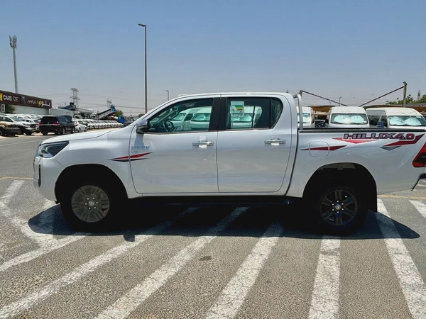 Toyota Hilux SR5 2026 - GCC Specs - Brand New!