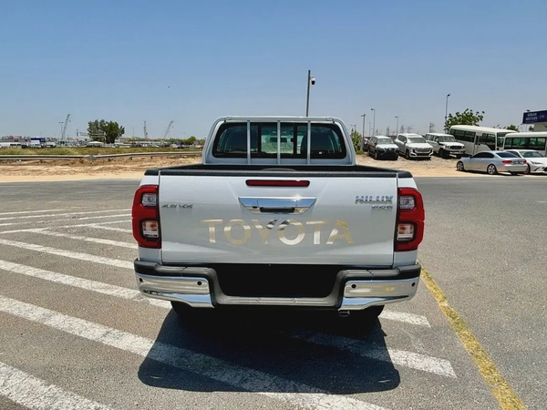 Toyota Hilux SR5 2026 - GCC Specs - Brand New!