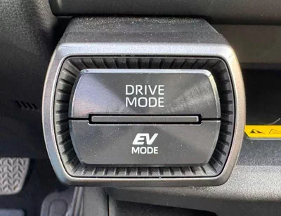 Toyota RAV4 VXR HEV HYBRID || 2.5L V4 AWD | RADAR | PANORAMIC ROOF | AUTO PARK (CODE # R4HHS)-19