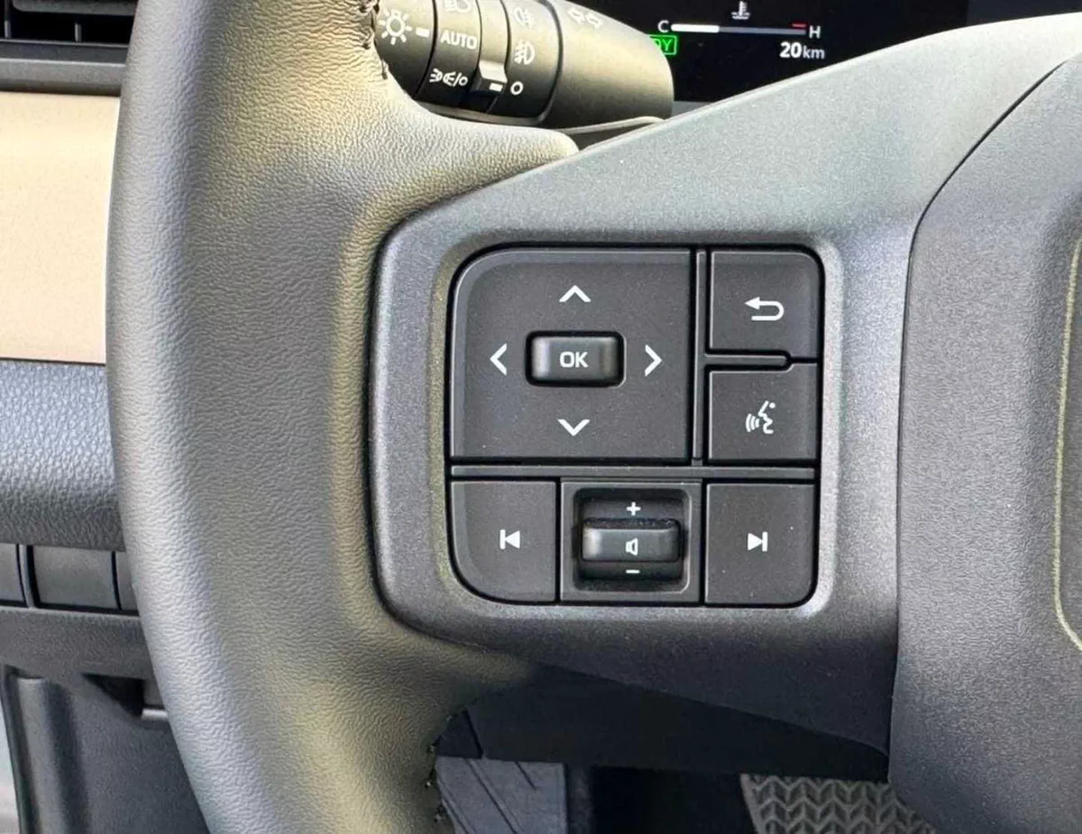 Toyota RAV4 VXR HEV HYBRID || 2.5L V4 AWD | RADAR | PANORAMIC ROOF | AUTO PARK (CODE # R4HHS)-14-0