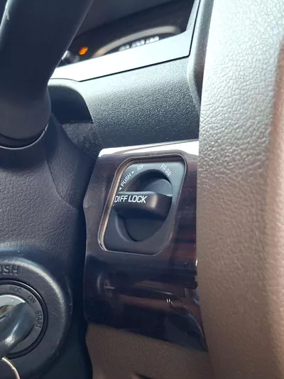 Toyota Land Cruiser 70-12