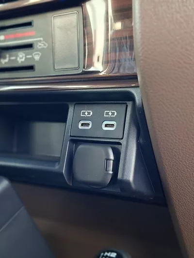 Toyota Land Cruiser 70-7