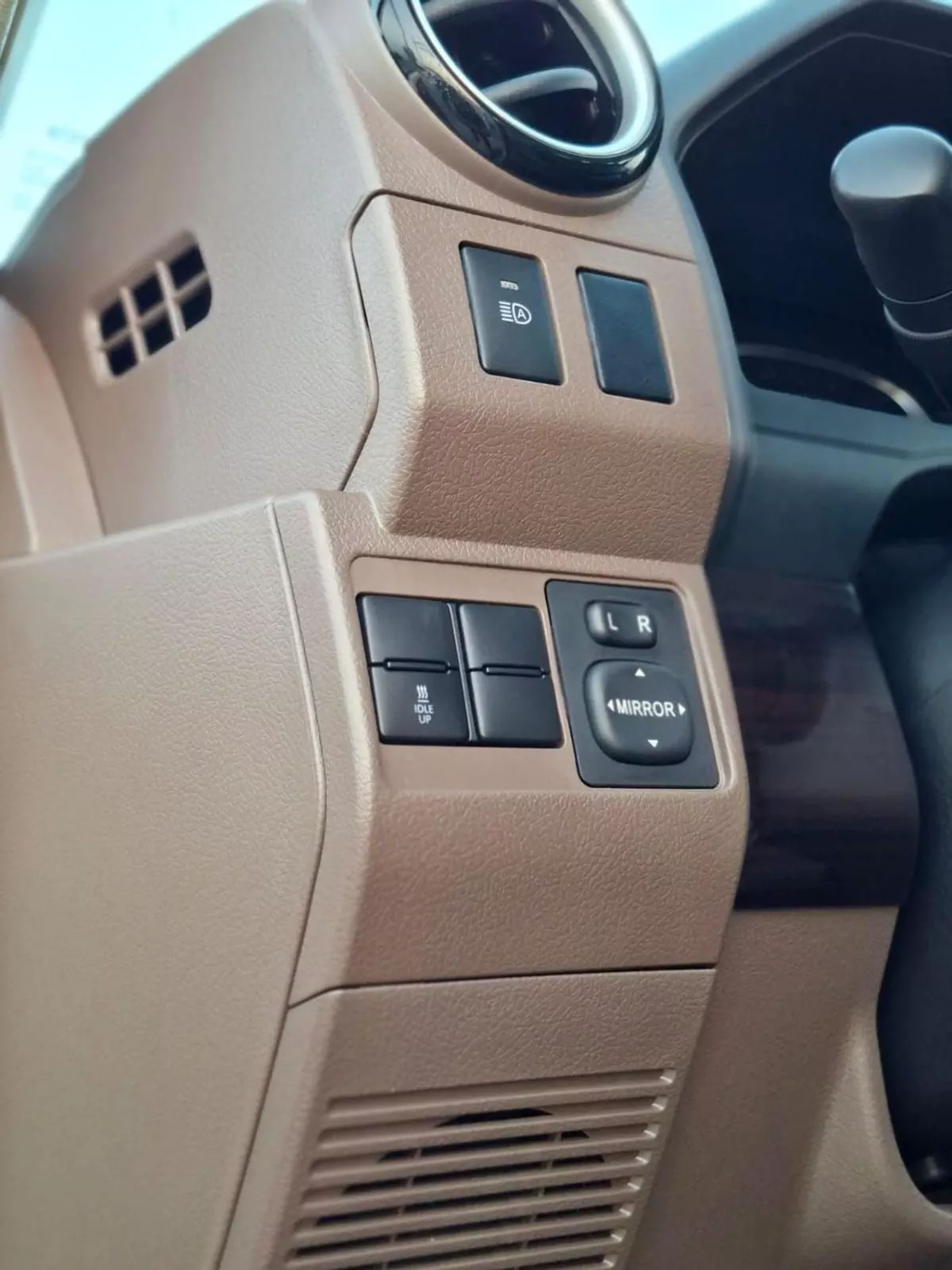 Toyota Land Cruiser 70-11-0