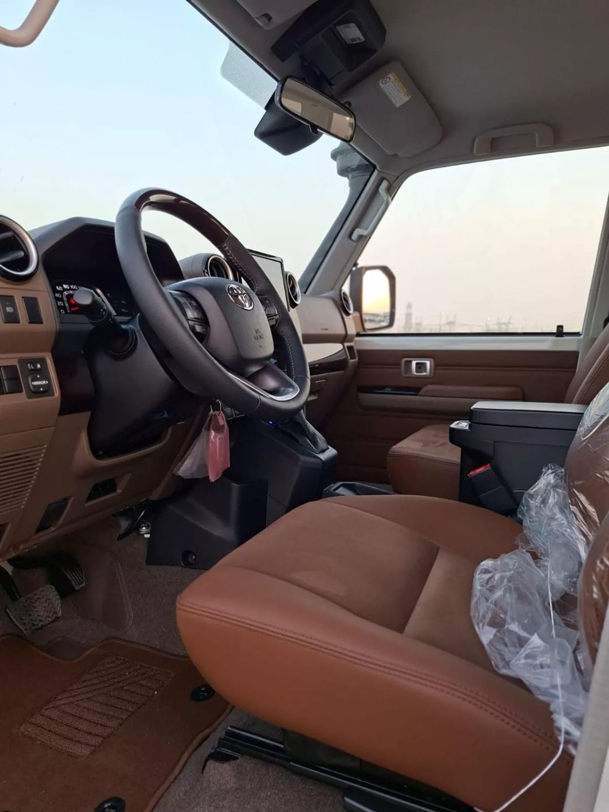 Toyota Land Cruiser 70-13-0