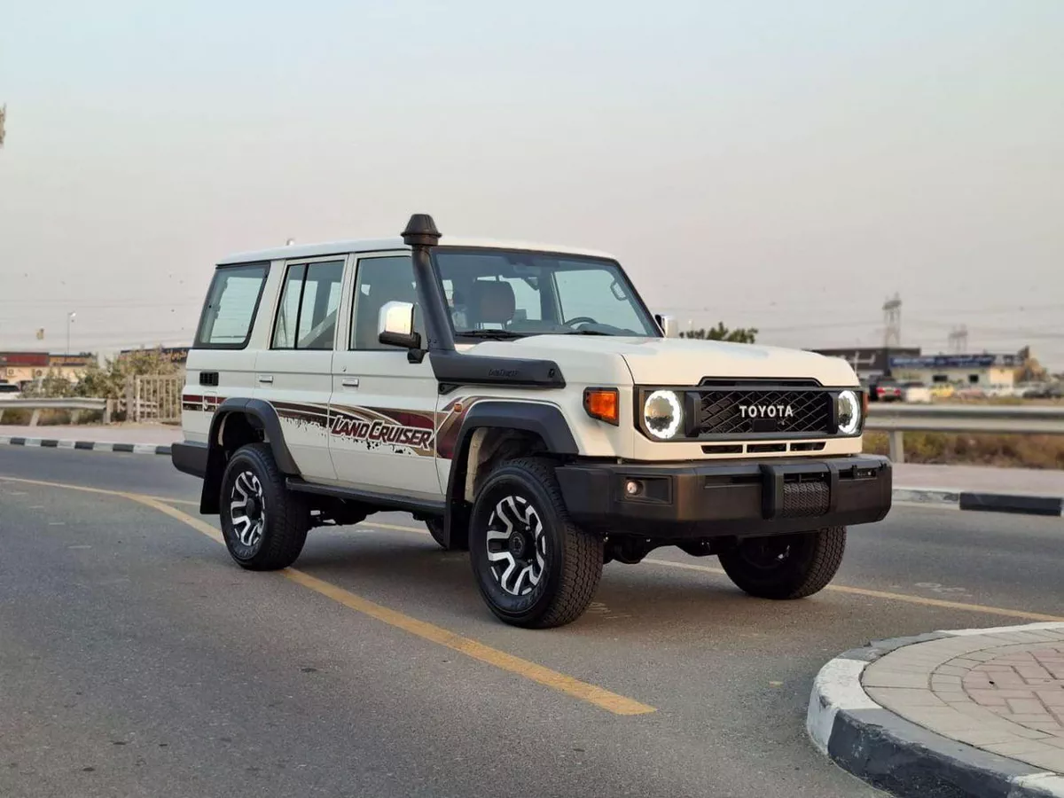 Toyota Land Cruiser 70-1-0