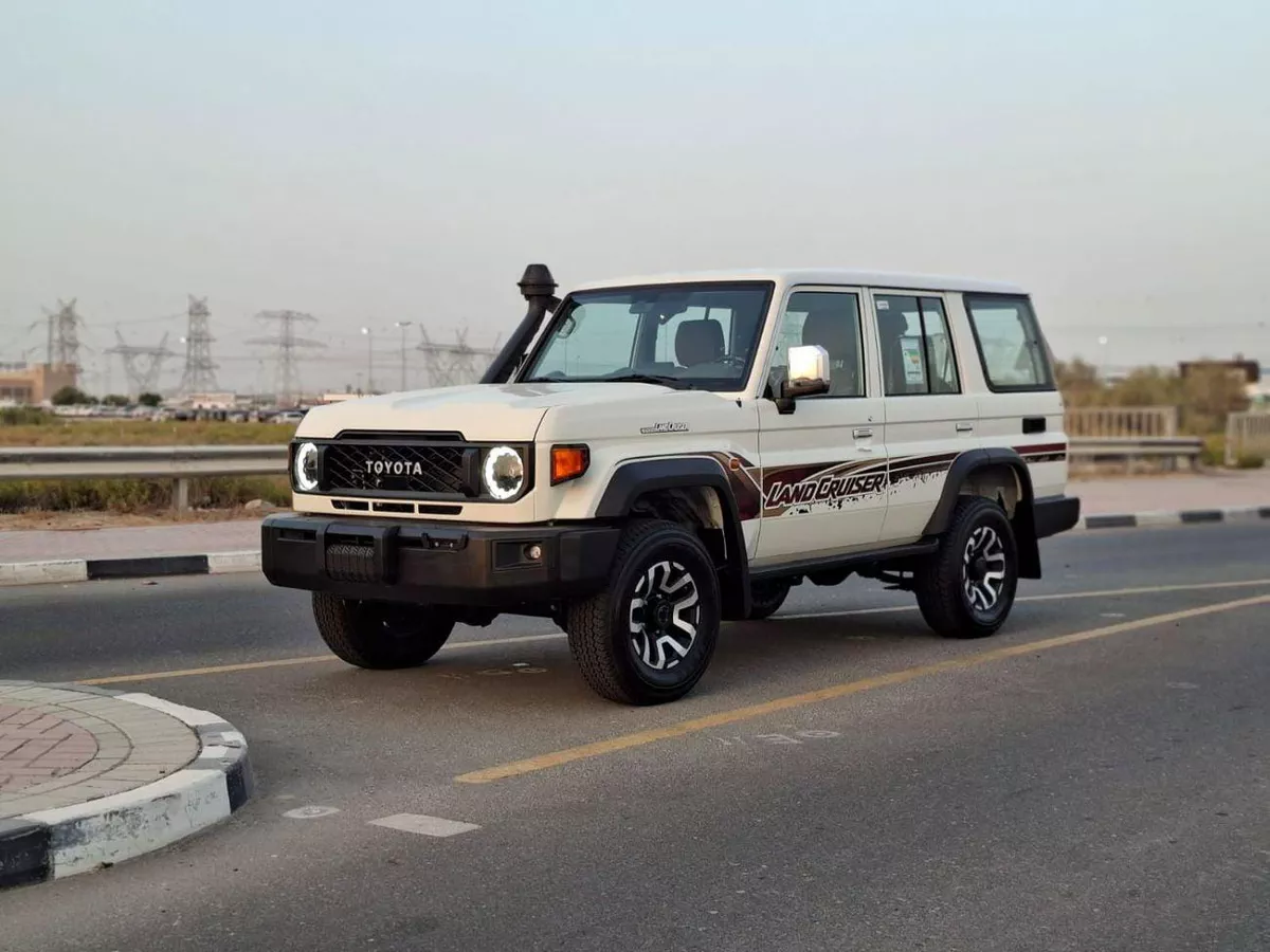 Toyota Land Cruiser 70-2-0