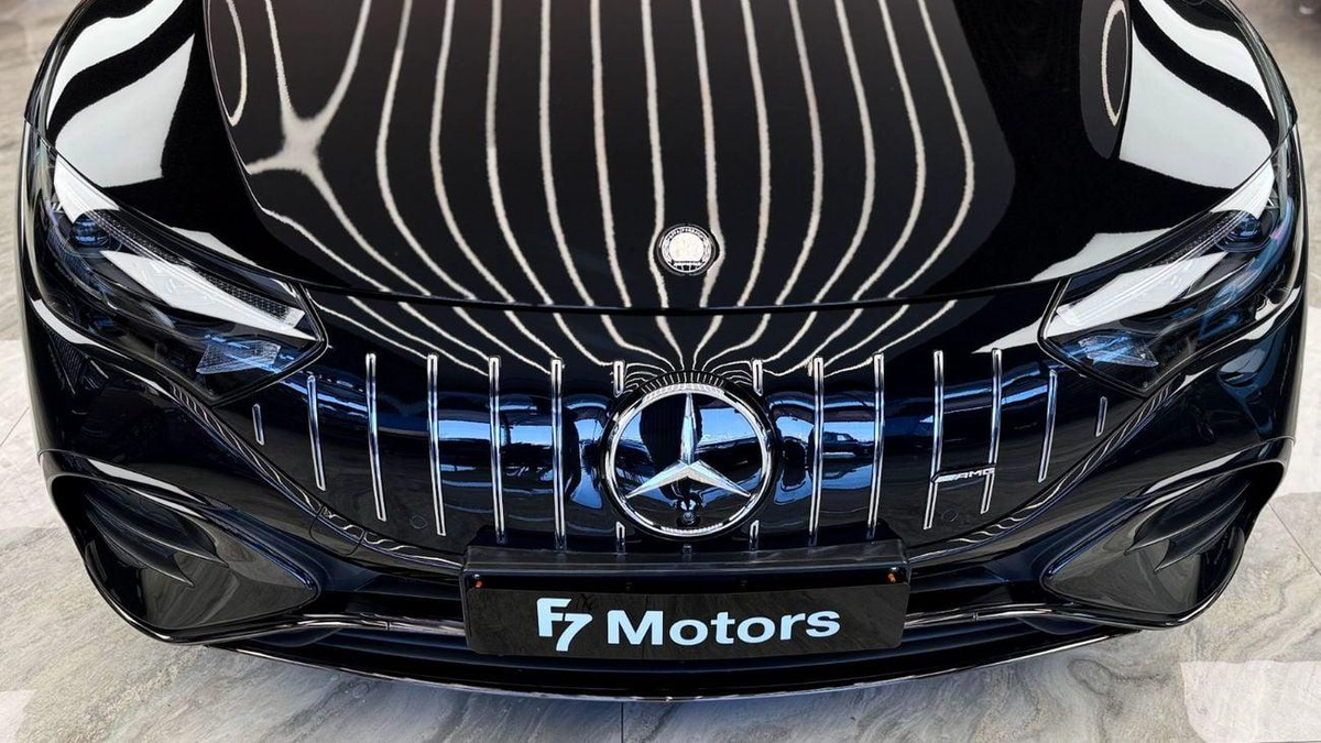 Mercedes Benz EQE 53 4M Mercedes-Benz EQE 53 AMG 2024 - GCC - Under Warranty-3-3