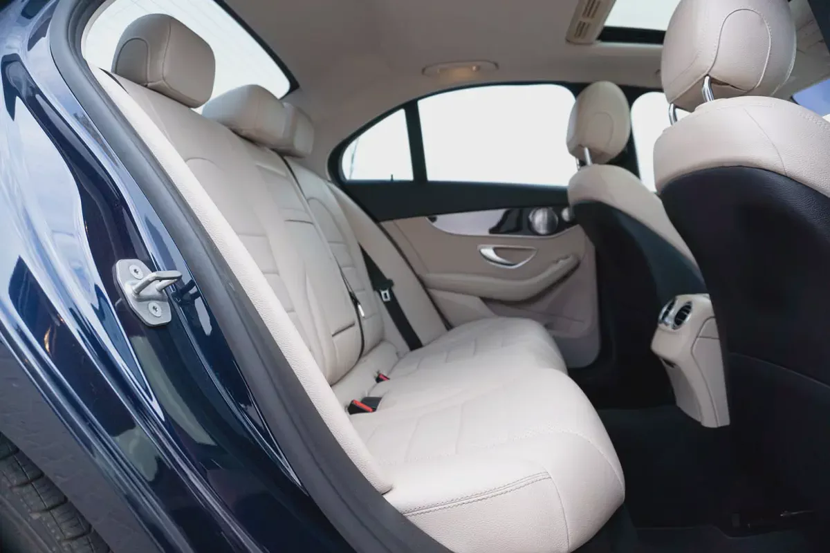 MERCEDES C300 2020-15-15
