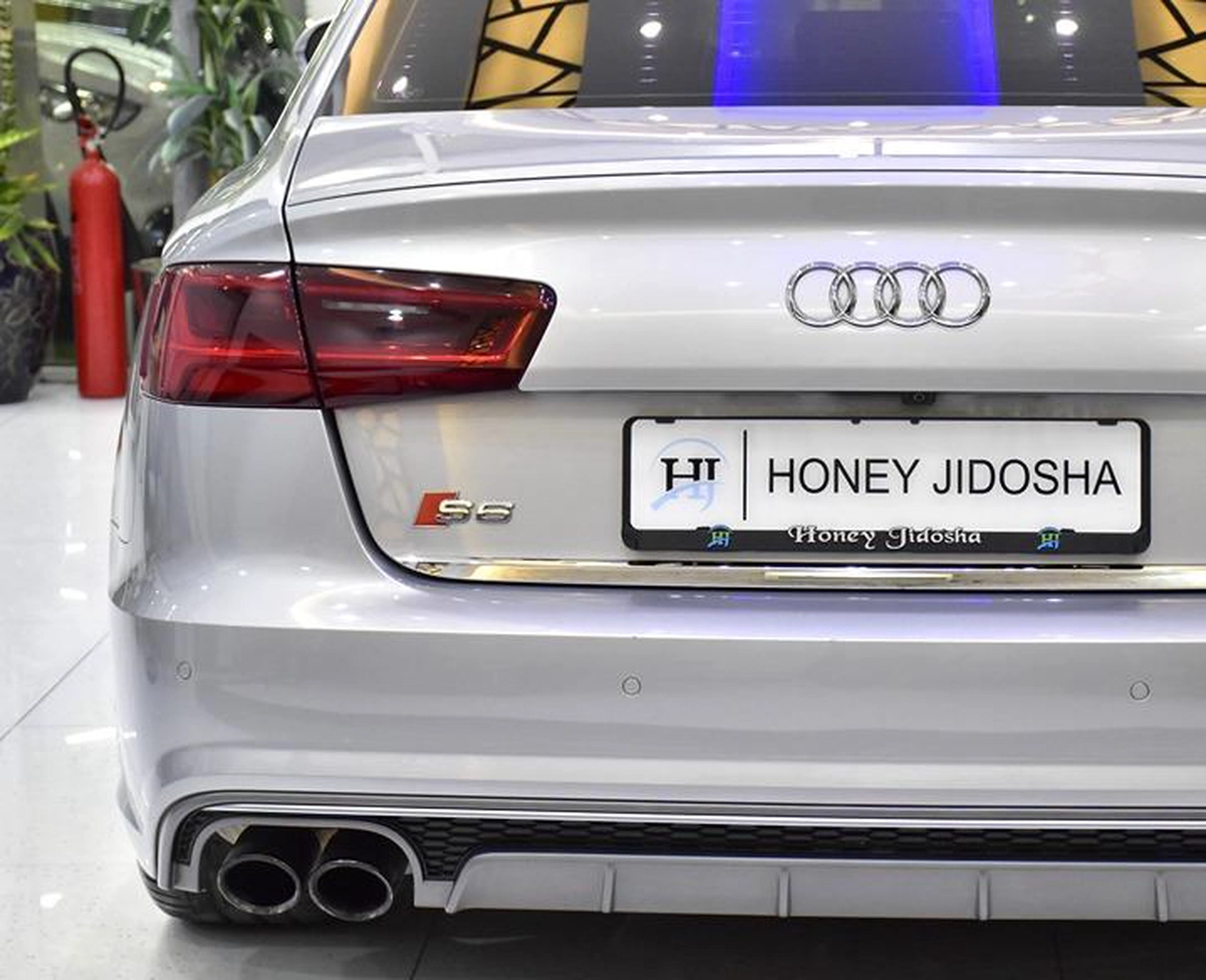 Audi S6 V8T ( 2016 Model ) in Silver Color GCC Specs