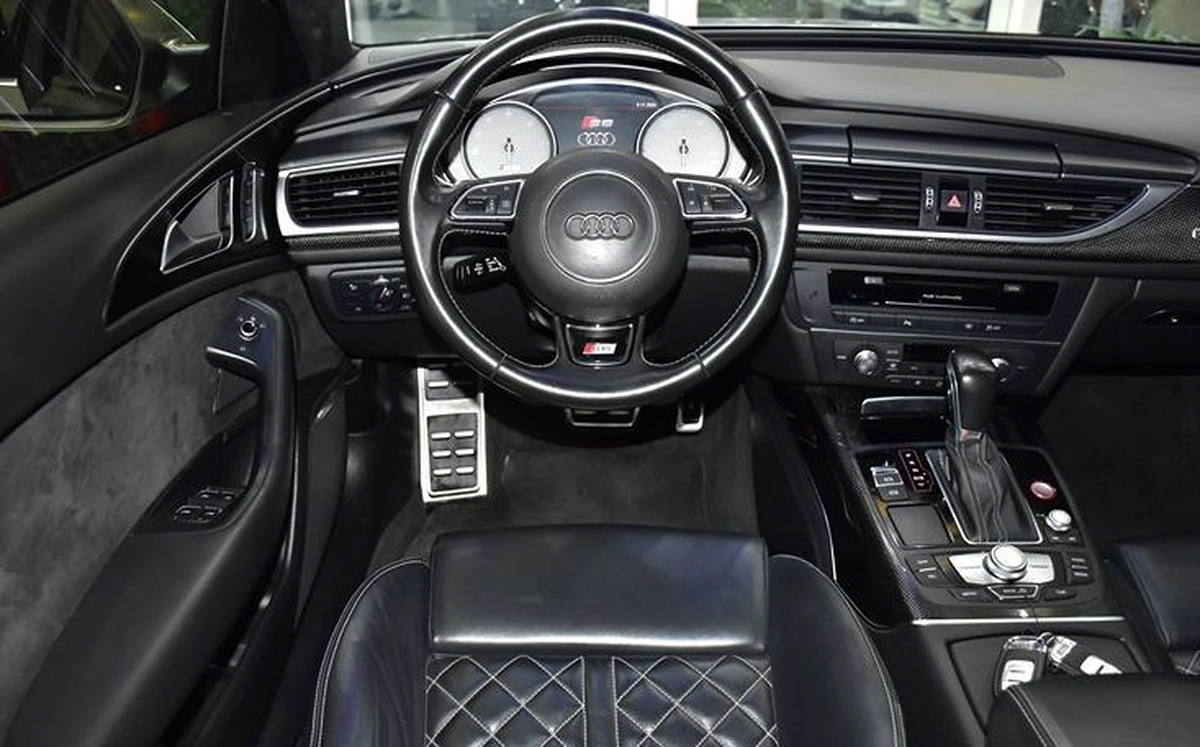 Audi S6 V8T ( 2016 Model ) in Silver Color GCC Specs