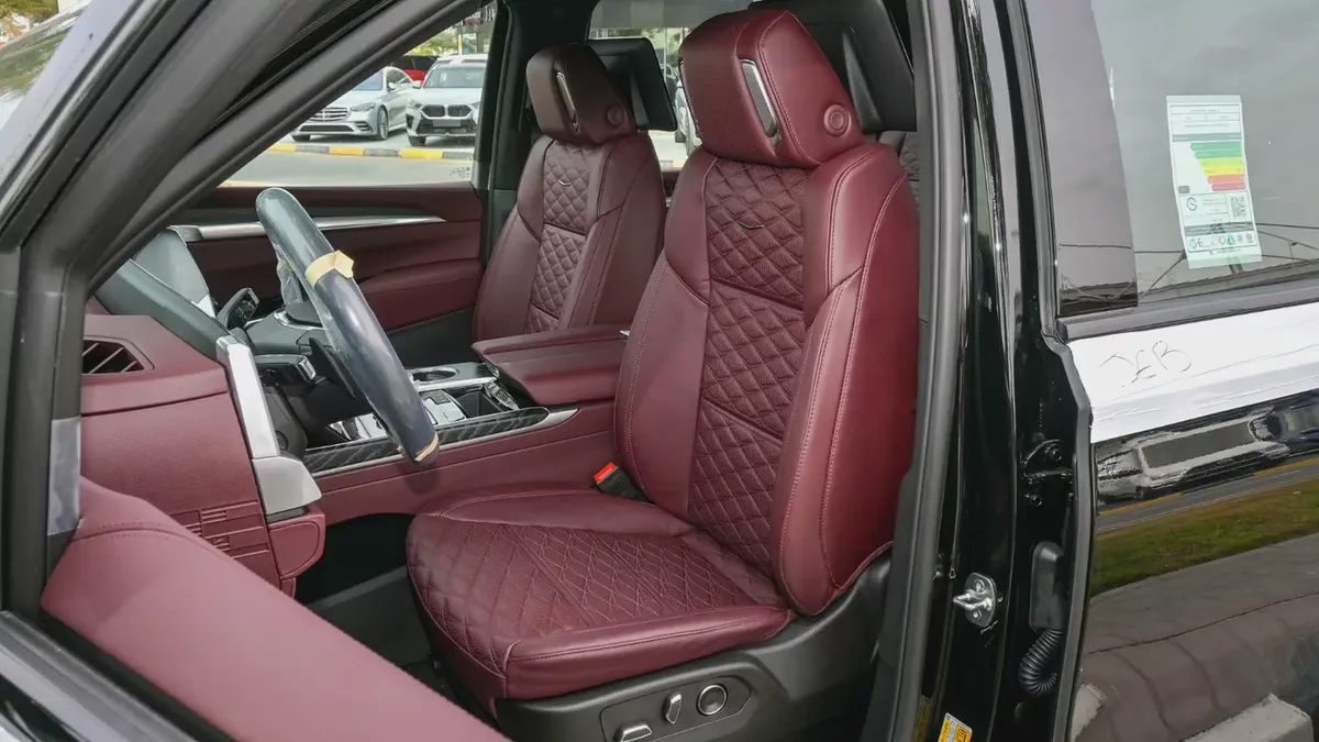 Cadillac Escalade Sport | V8 | 6.2L | AWD | Black | 2026-10-10
