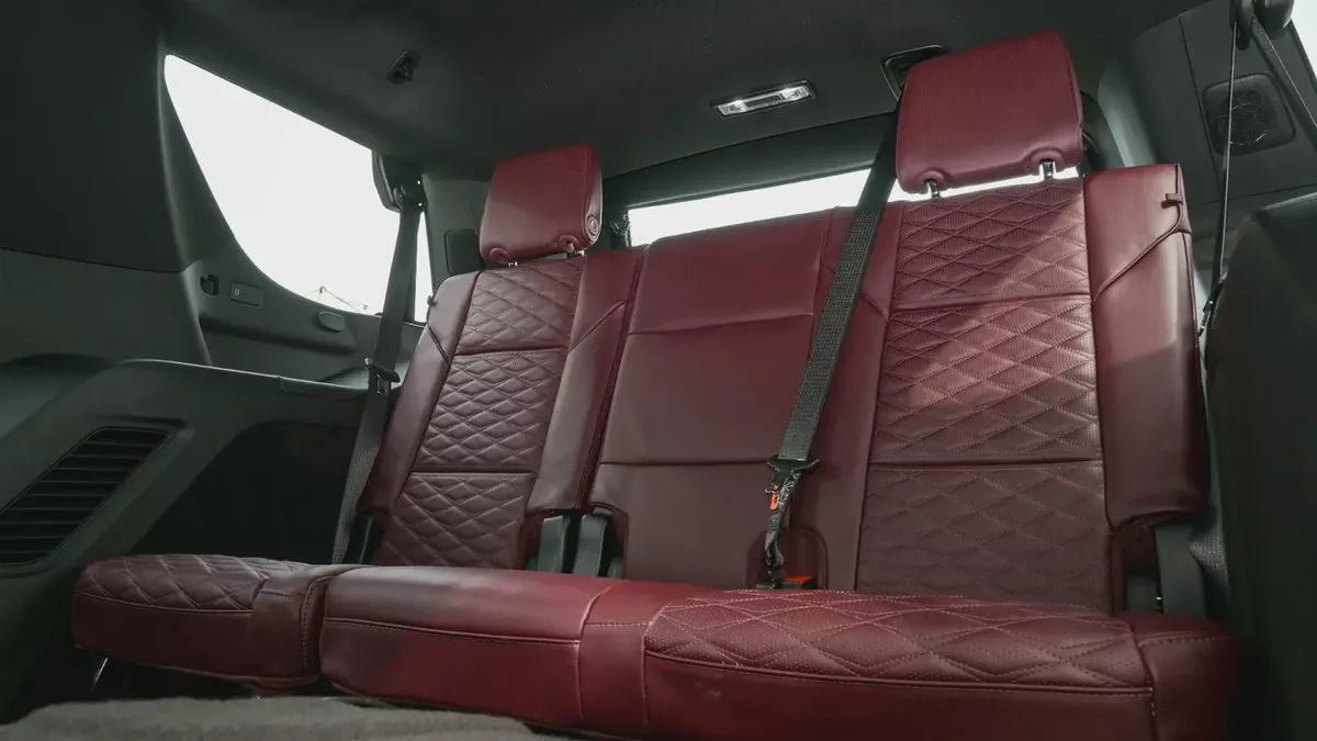 Cadillac Escalade Sport | V8 | 6.2L | AWD | Black | 2026-12-12