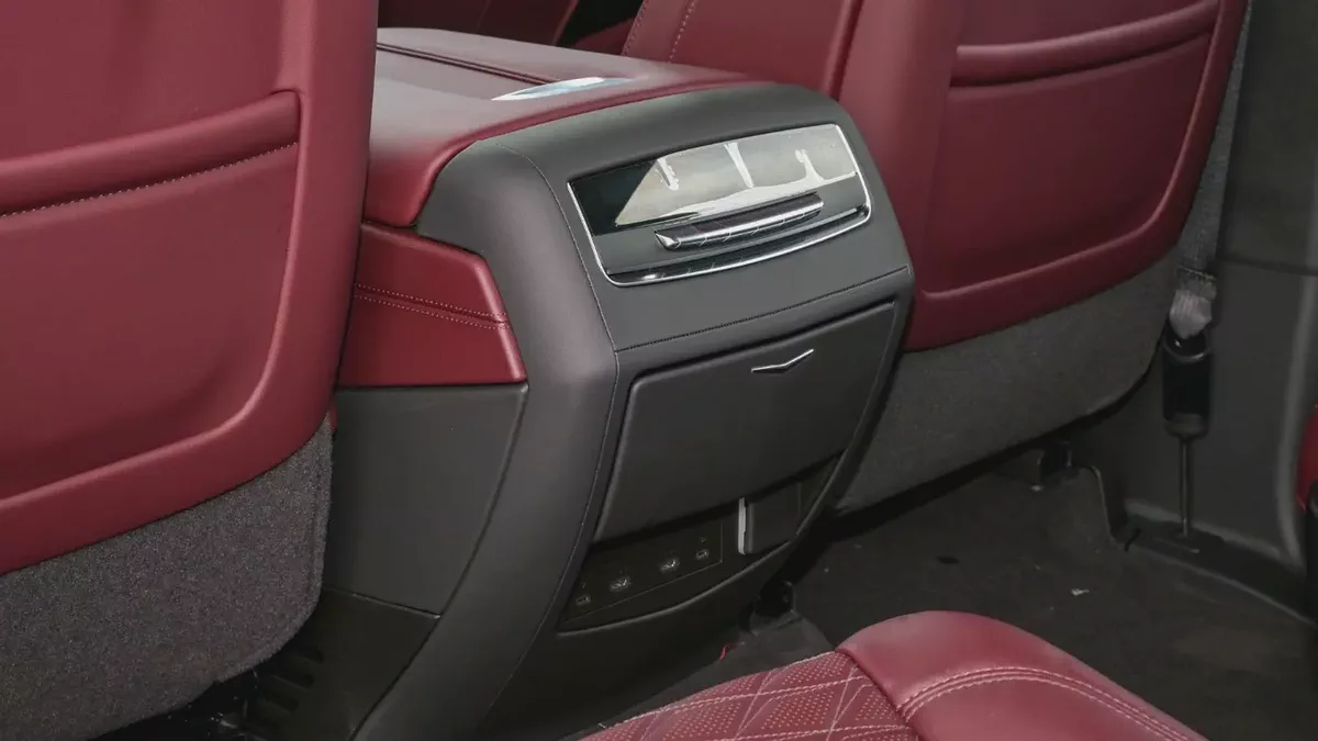 Cadillac Escalade Sport | V8 | 6.2L | AWD | Black | 2026-15-15