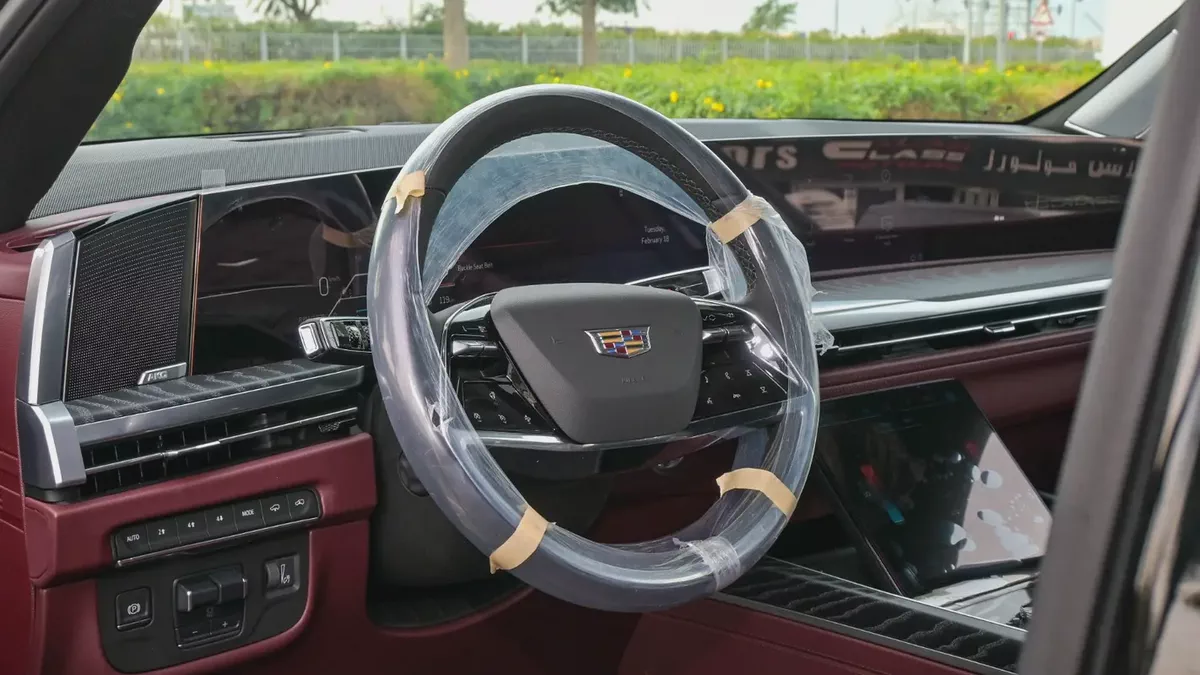 Cadillac Escalade Sport | V8 | 6.2L | AWD | Black | 2026-17-17
