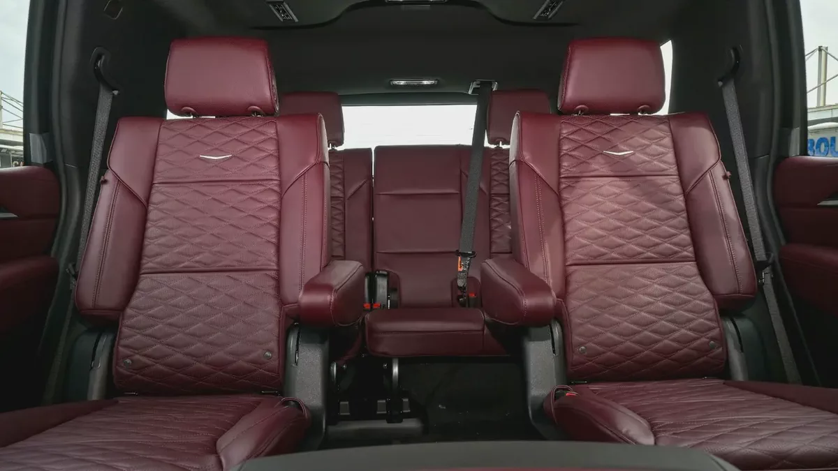 Cadillac Escalade Sport | V8 | 6.2L | AWD | Black | 2026-18-18