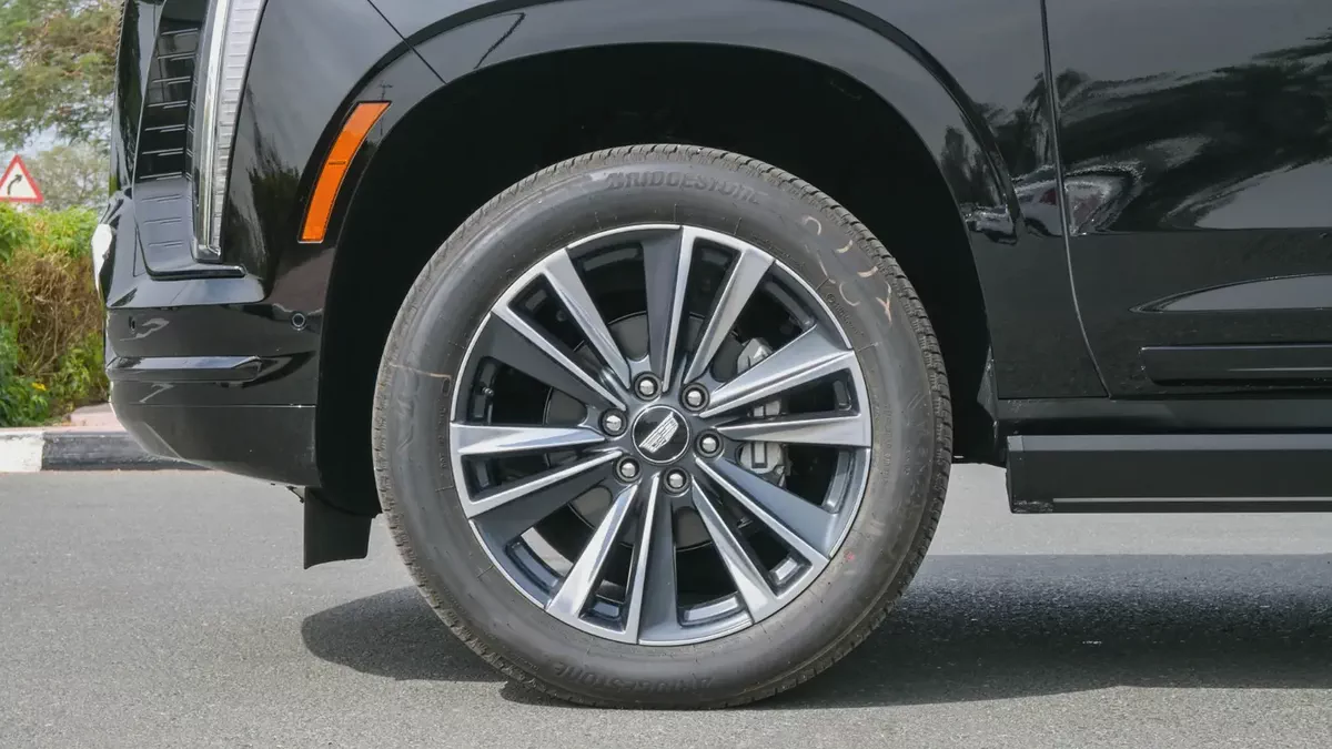 Cadillac Escalade Sport | V8 | 6.2L | AWD | Black | 2026-6-6