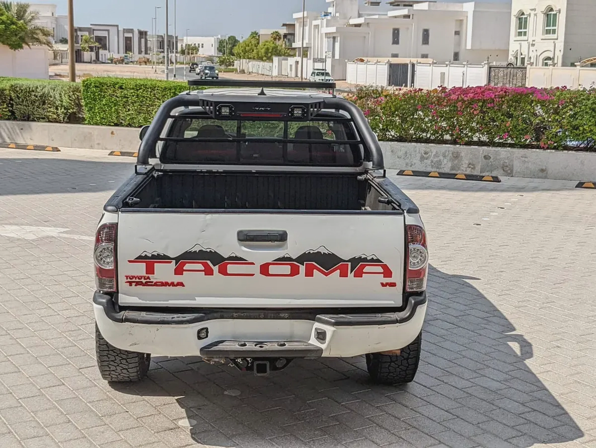 TOYOTA TACOMA 2015 MODIFIED TRD 4X4 4DOORS IN EXCELLENT CONDITION