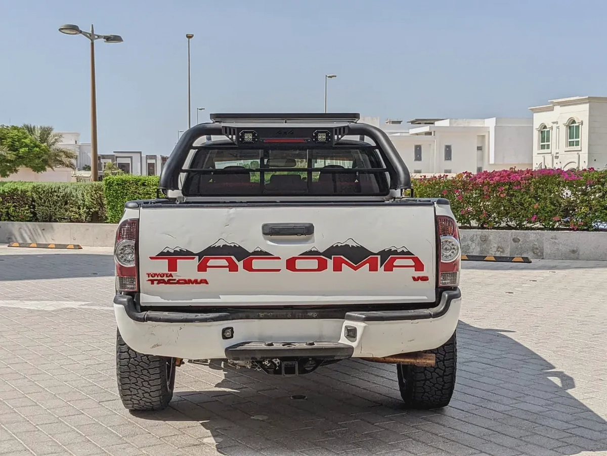 TOYOTA TACOMA 2015 MODIFIED TRD 4X4 4DOORS IN EXCELLENT CONDITION