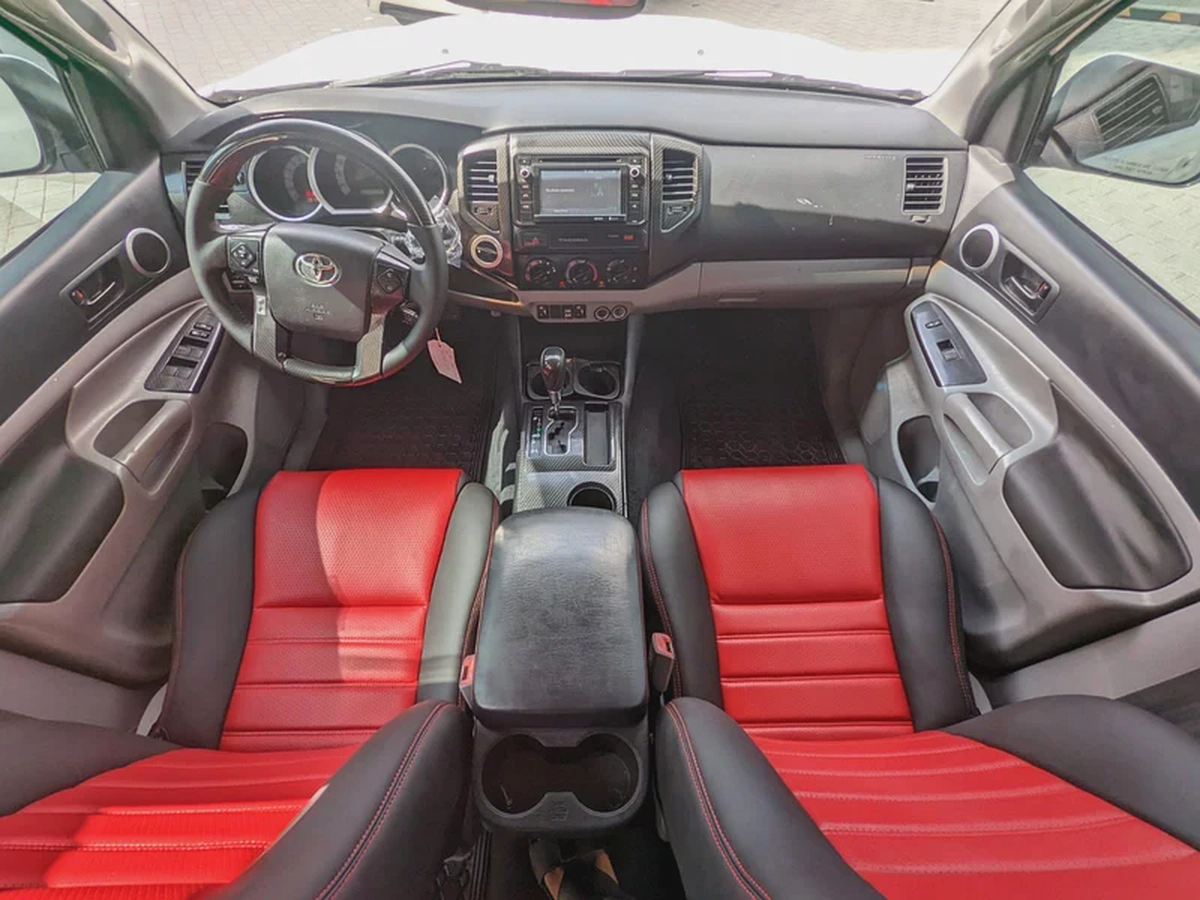 TOYOTA TACOMA 2015 MODIFIED TRD 4X4 4DOORS IN EXCELLENT CONDITION