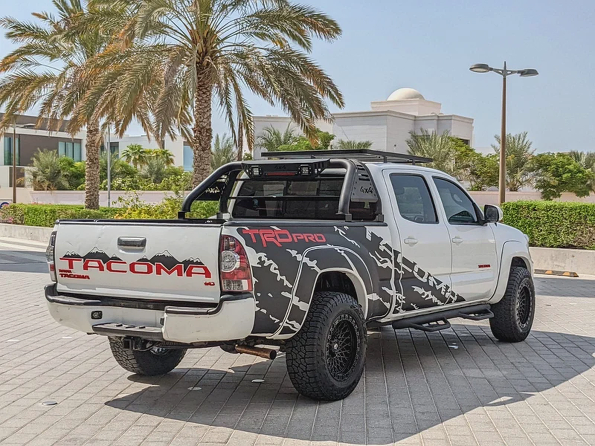 TOYOTA TACOMA 2015 MODIFIED TRD 4X4 4DOORS IN EXCELLENT CONDITION