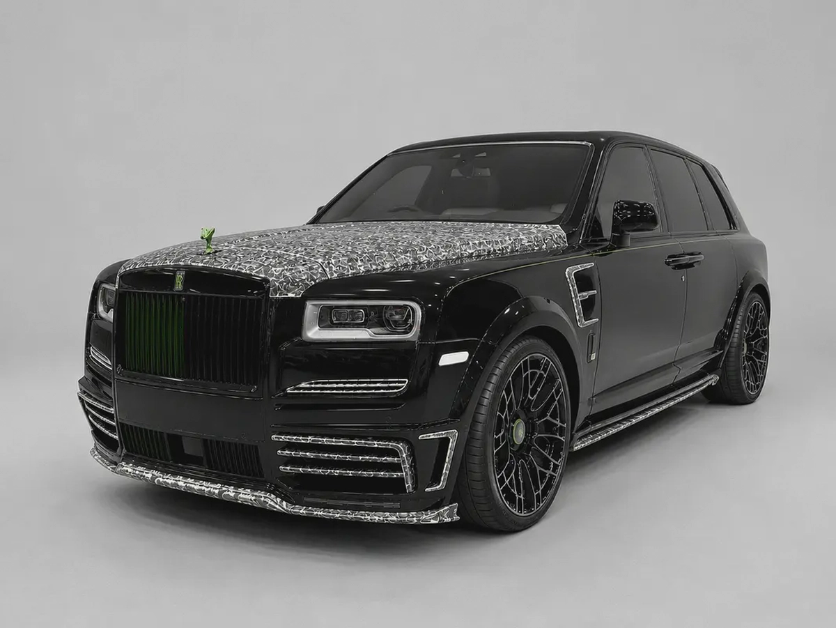 ROLLS ROYCE CULLINAN WITH MANSORY BODYKIT + REAR ENTERTAINMENT  2023 European Specs