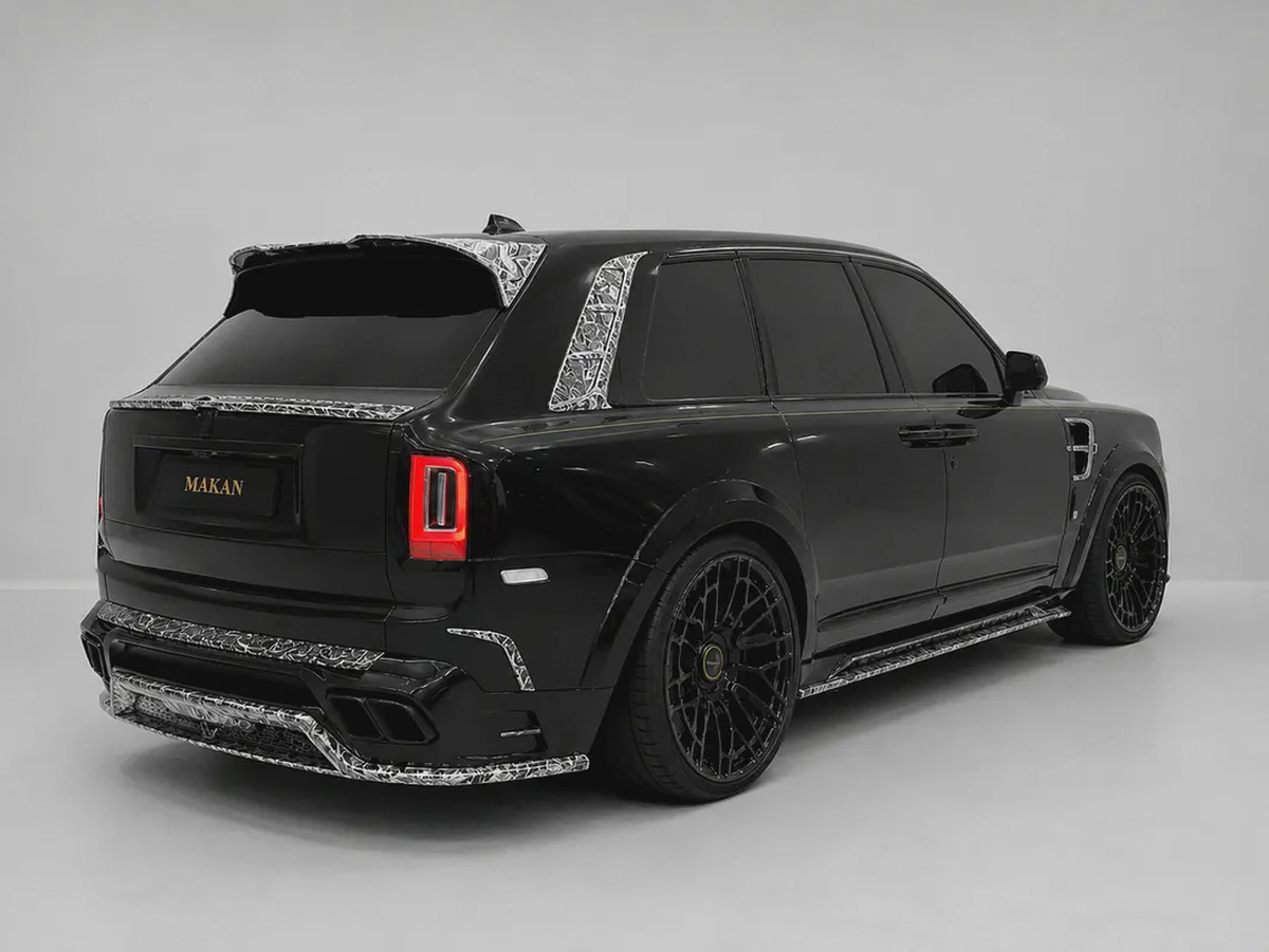 ROLLS ROYCE CULLINAN WITH MANSORY BODYKIT + REAR ENTERTAINMENT  2023 European Specs-3-3