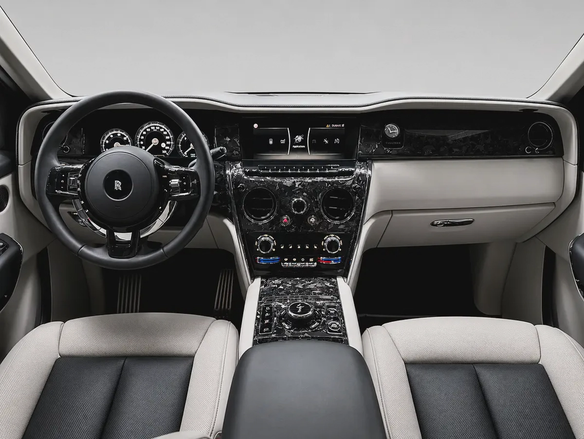ROLLS ROYCE CULLINAN WITH MANSORY BODYKIT + REAR ENTERTAINMENT  2023 European Specs-4-4