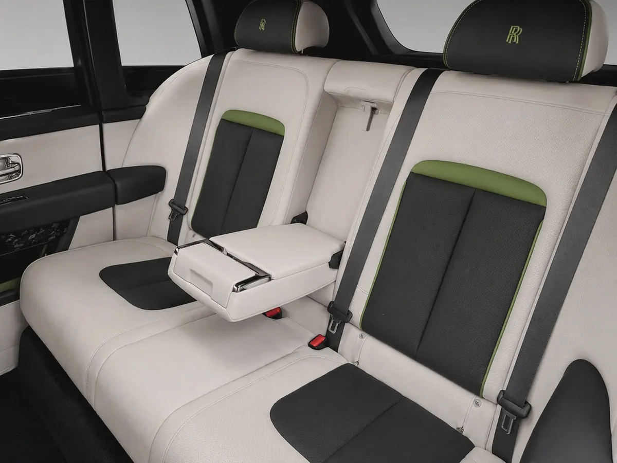 ROLLS ROYCE CULLINAN WITH MANSORY BODYKIT + REAR ENTERTAINMENT  2023 European Specs-5-5