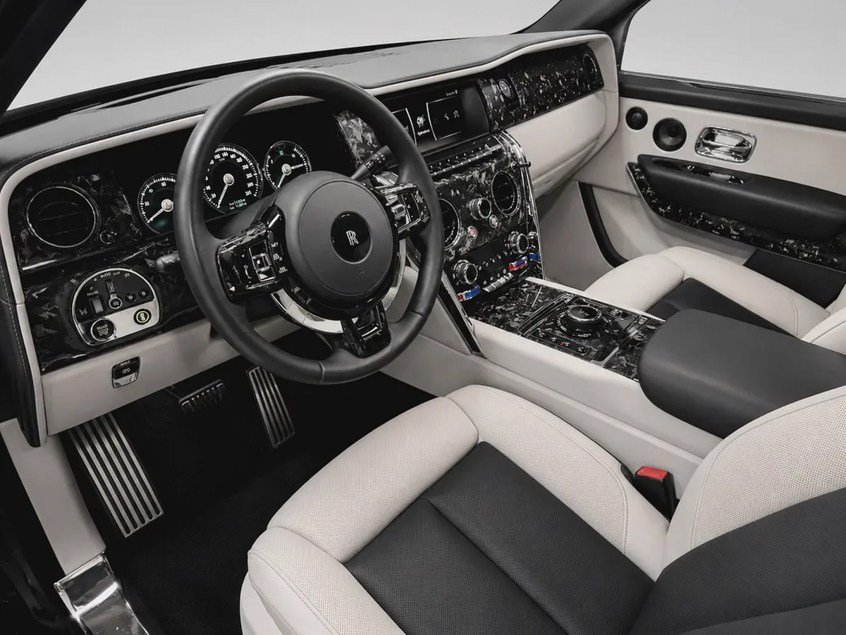 ROLLS ROYCE CULLINAN WITH MANSORY BODYKIT + REAR ENTERTAINMENT  2023 European Specs-6-6