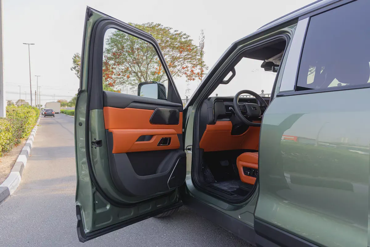 ROX 01 | 7 Seater | Hybrid SUV | Fully Loaded (export)-19-19