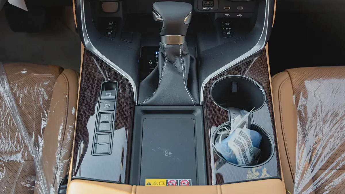 2026 Lexus LX600 Signature 3.5L Twin-Turbo AT Petrol Full Option-15-15