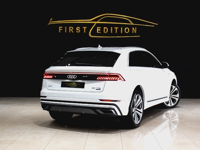 2019 ll Audi Q8 ll S-Line ll Gcc ll Full Option ll Full Service History-3