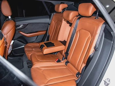 2019 ll Audi Q8 ll S-Line ll Gcc ll Full Option ll Full Service History-7