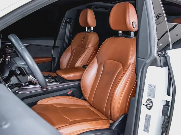 2019 ll Audi Q8 ll S-Line ll Gcc ll Full Option ll Full Service History