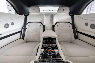 Rolls-Royce Spectre-7